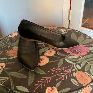 Dr Scholls black flats